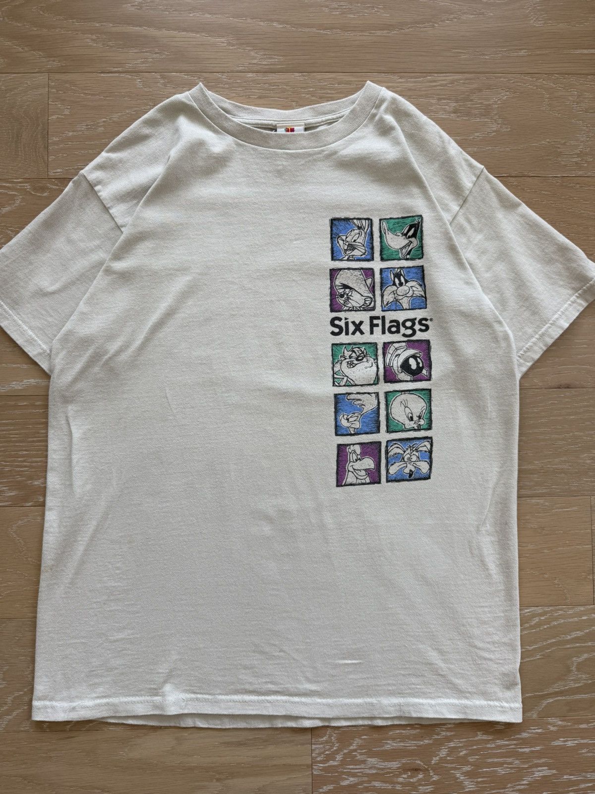Warner Bros Vintage ‘99 Six Flags Looney Tunes Characters Shirt Size US L / EU 52-54 / 3 - 1 Thumbnail
