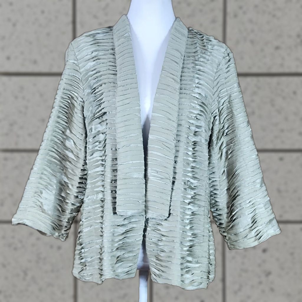 Vintage Chico's Cardigan Sweater Open Front Long Sleeve Crinkle Ruffle Silver Gray Size 1 Womens Size XS / US 0-2 / IT 36-38 - 1 Thumbnail