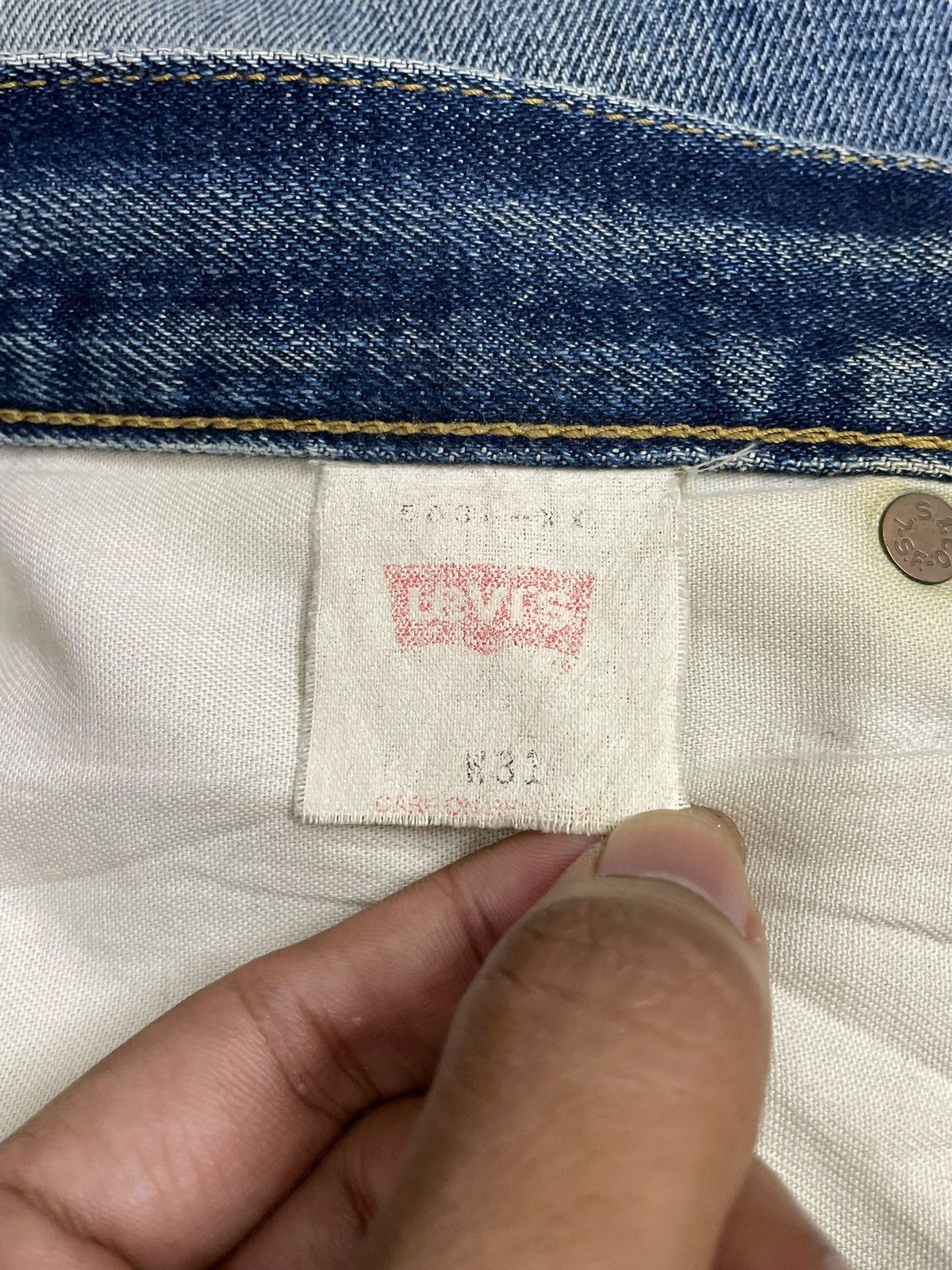 Levi's Vintage 80s Levi’s Big E Salvaged Distressed Cropped Jeans Size US 31 - 21 Thumbnail