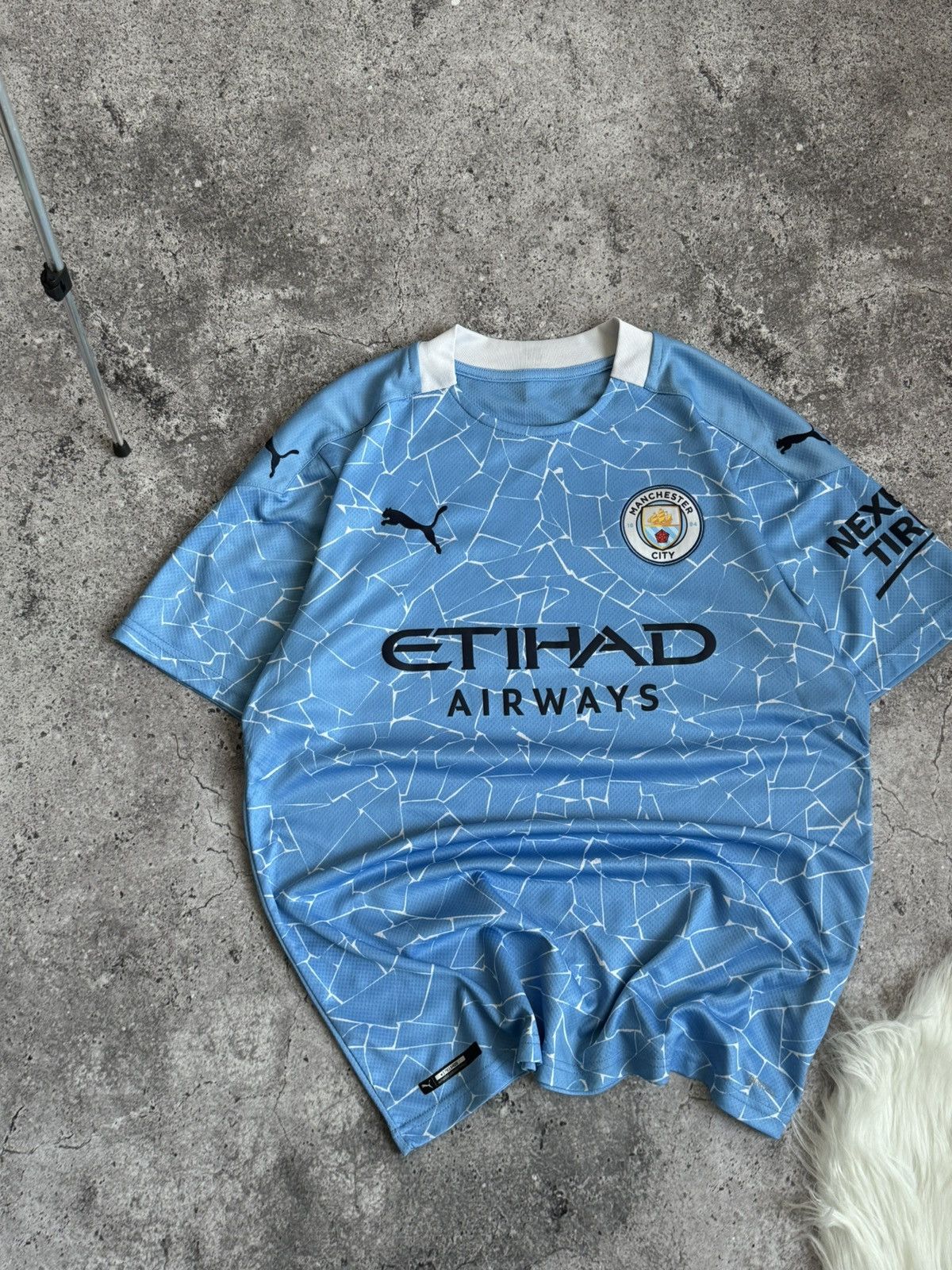 Puma × Vintage Puma Manchester United blokecore 20/21 soccer jersey t-shirt Size US M / EU 48-50 / 2 - 3 Thumbnail