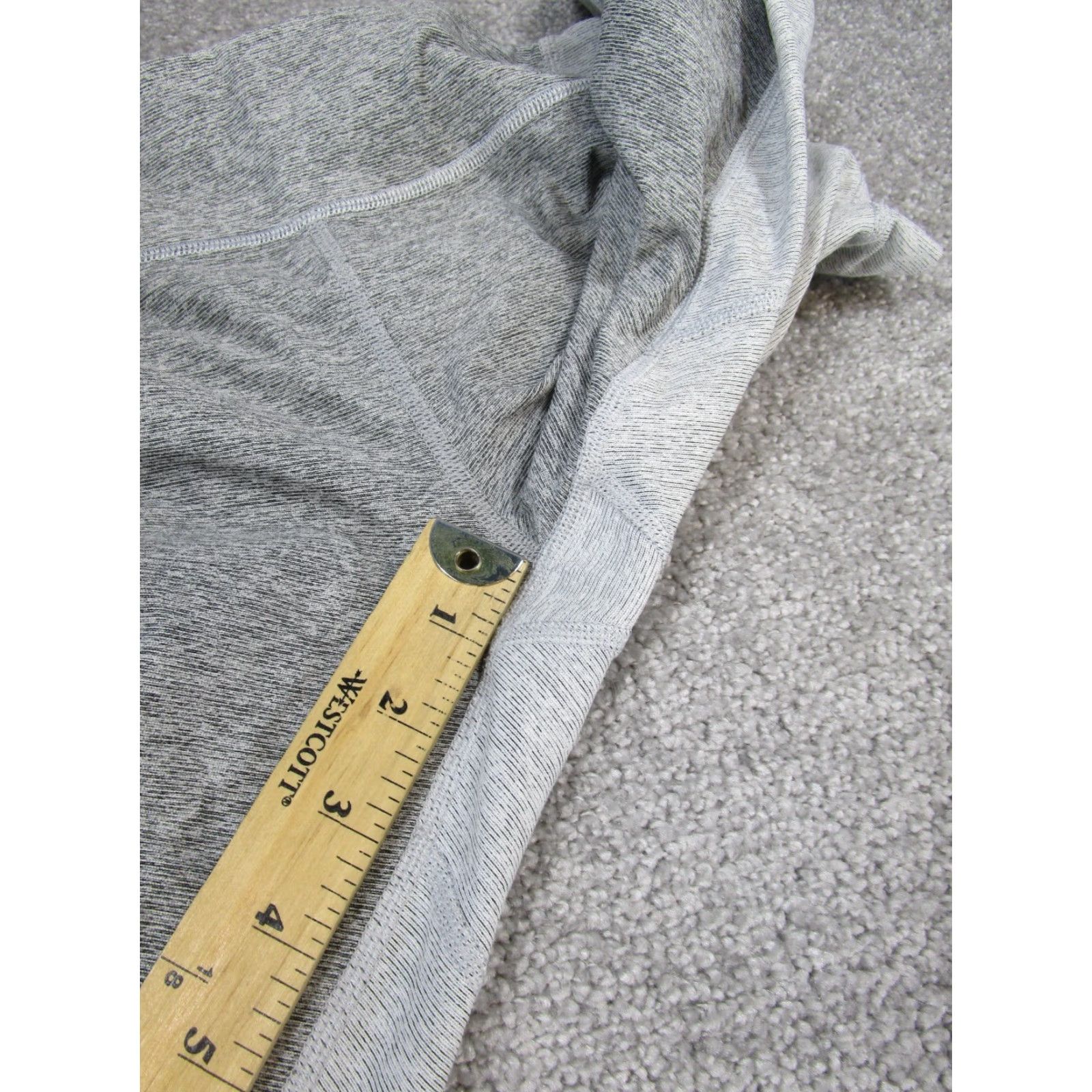 Outdoor Voices VINTAGE Outdoor Voices Leggings Women's Small Gray Compression Crop Athletic Crop Running Yoga Activewear S5? Size 28" / US 6 / IT 42 - 3 Thumbnail