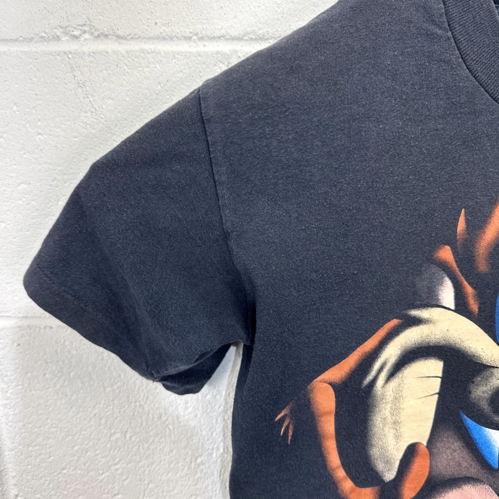 Vintage VINTAGE Screen Stars Taz Tasmanian Devil Cartoon T-Shirt Men Small Black 90s Fade Logo Size US S / EU 44-46 / 1 - 6 Thumbnail