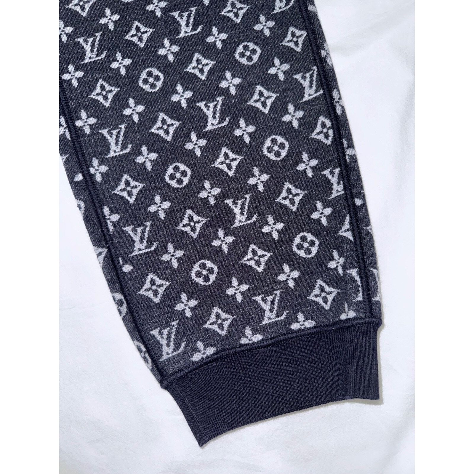 Louis Vuitton Louis Vuitton Reversible Monogram Pants Bleu Nuit Logo Wool Size US 34 / EU 50 - 4 Thumbnail