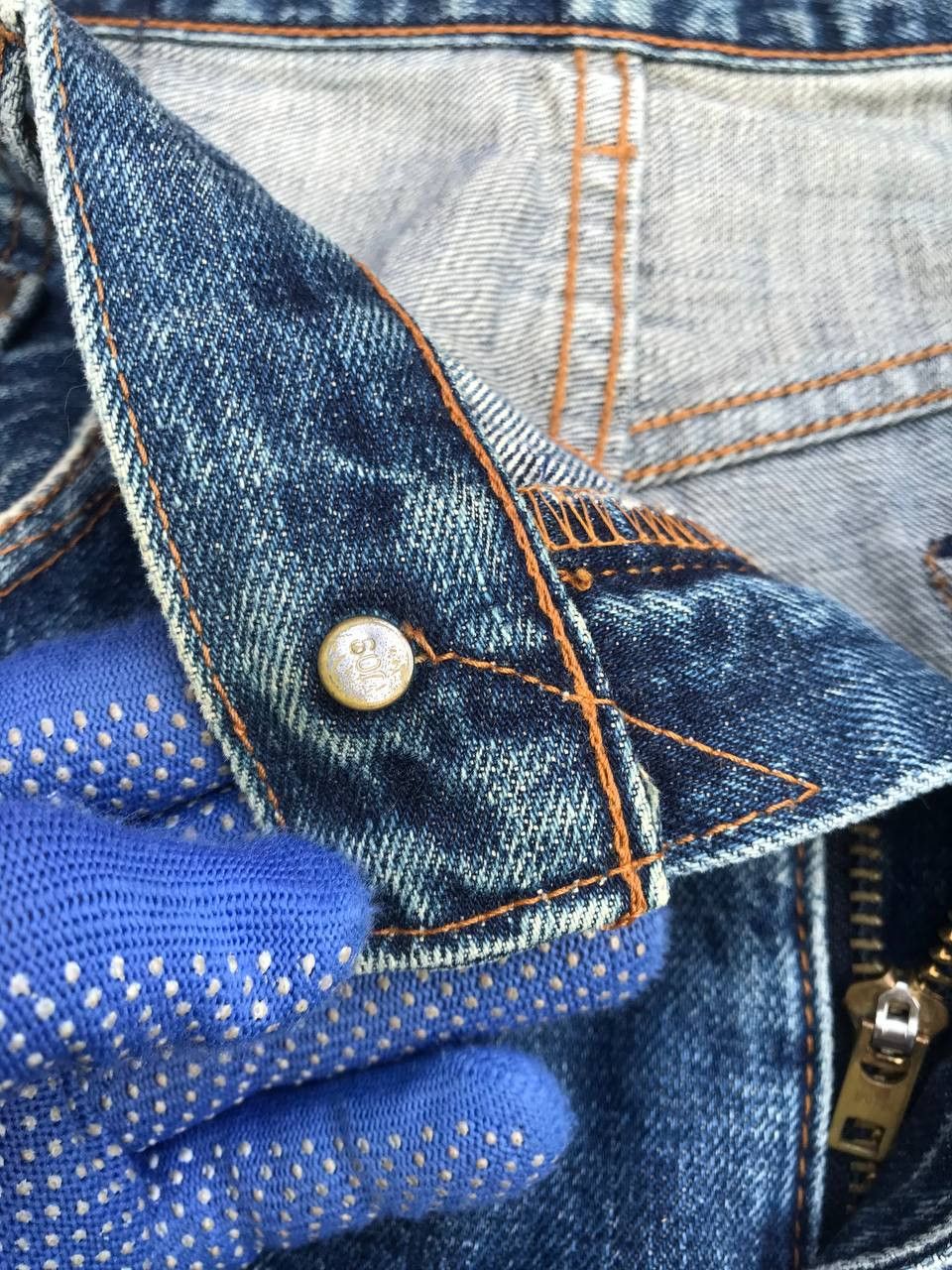 Levi's VINTAGE 1990s LEVIS 502 SELVEDGED DISTRESSED KURT COBAIN Size US 33 - 13 Thumbnail
