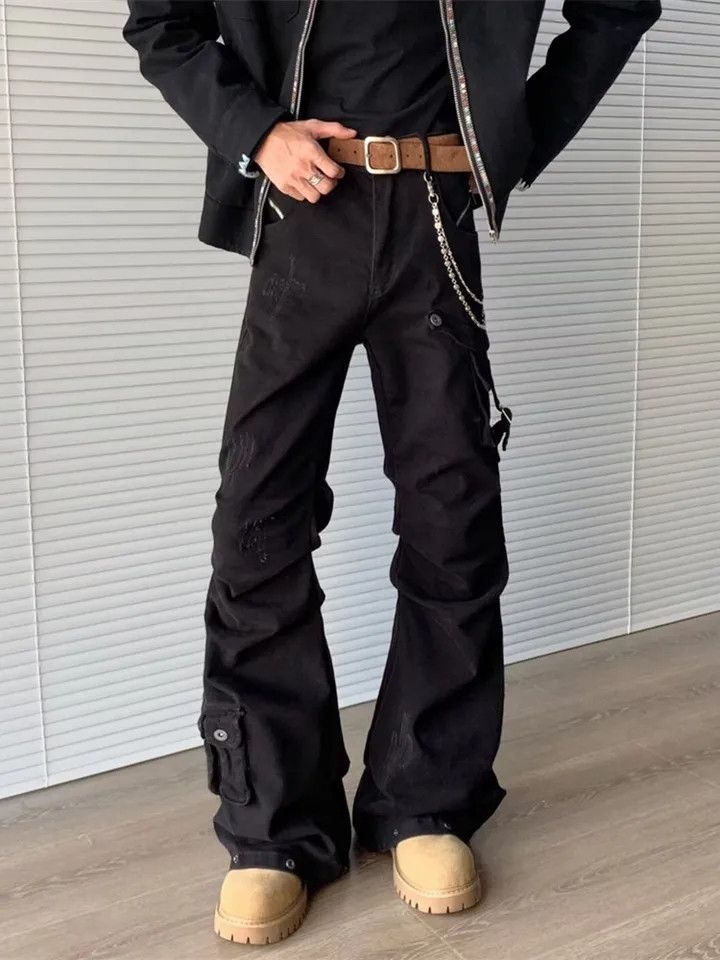 Japanese Brand Cyber Y2K Streetwear Black Pleated Baggy Flared Cargo Size US 26 / EU 42 - 1 Thumbnail