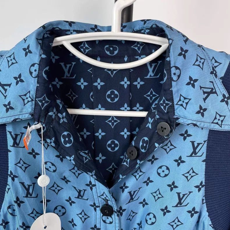 Louis Vuitton Louis Vuitton Blue full-print double-sided mulberry silk j Size XS / US 0-2 / IT 36-38 - 4 Thumbnail
