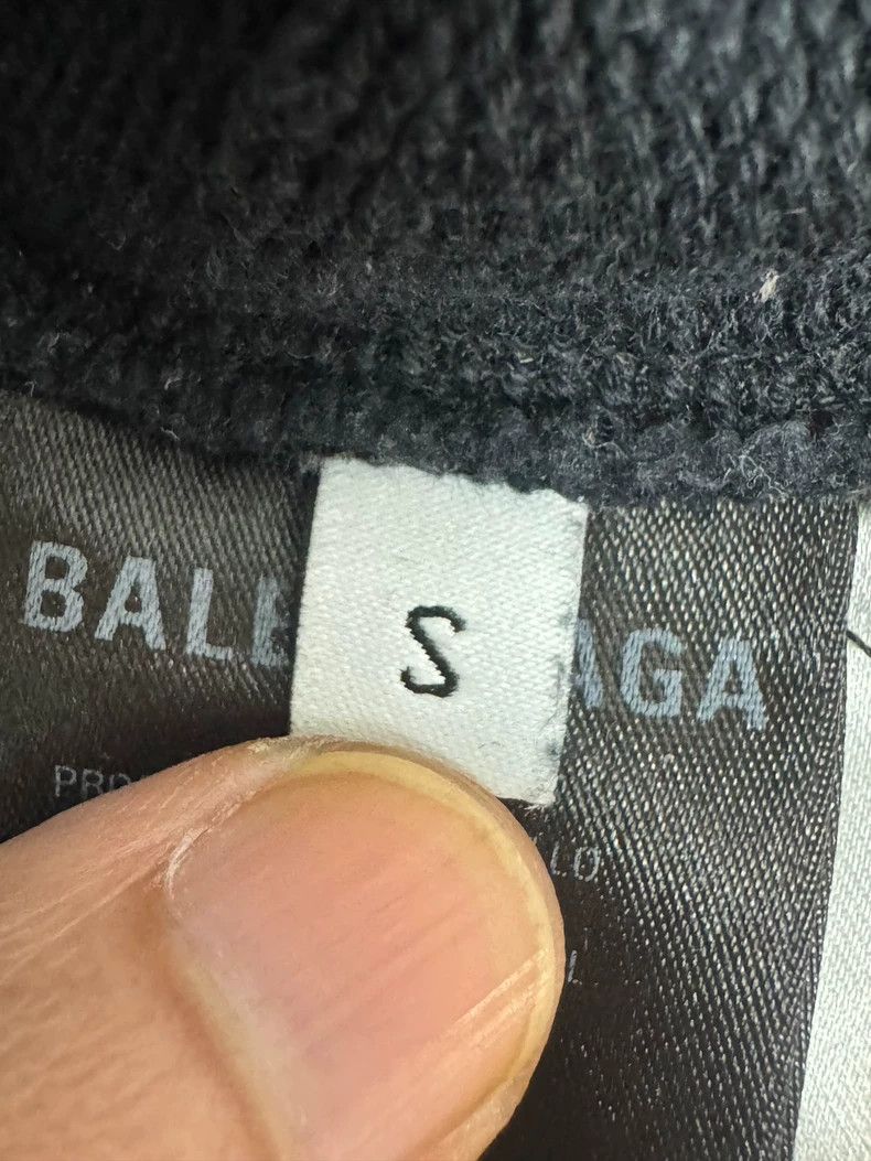 Balenciaga Balenciaga Black rainbow embroidered wheatear monogram hood Size US S / EU 44-46 / 1 - 4 Thumbnail