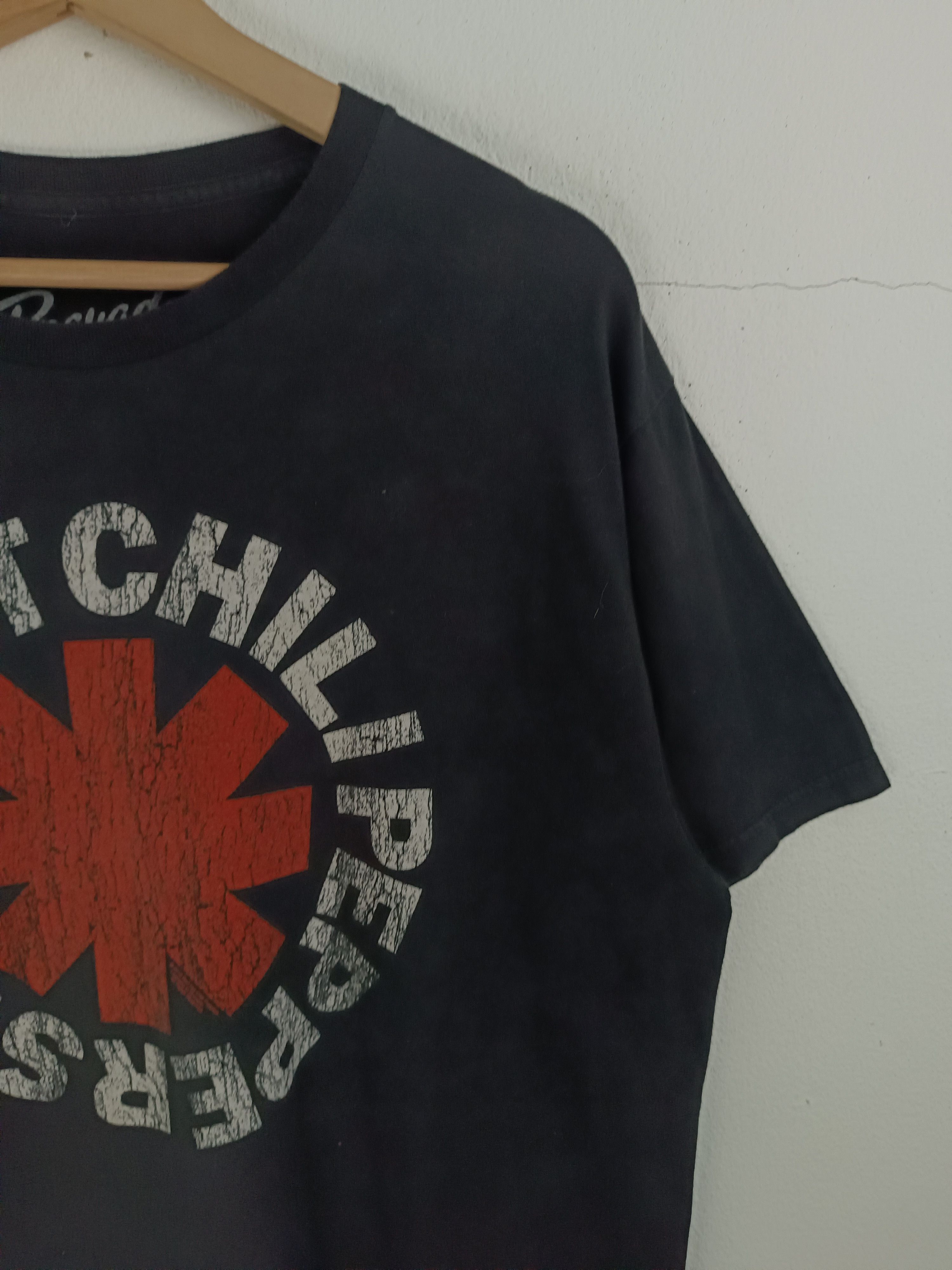 Band Tees VINTAGE RED HOT CHILLI PEPPERS CLASSIC LOGO T eminem nirvana Size US L / EU 52-54 / 3 - 6 Thumbnail