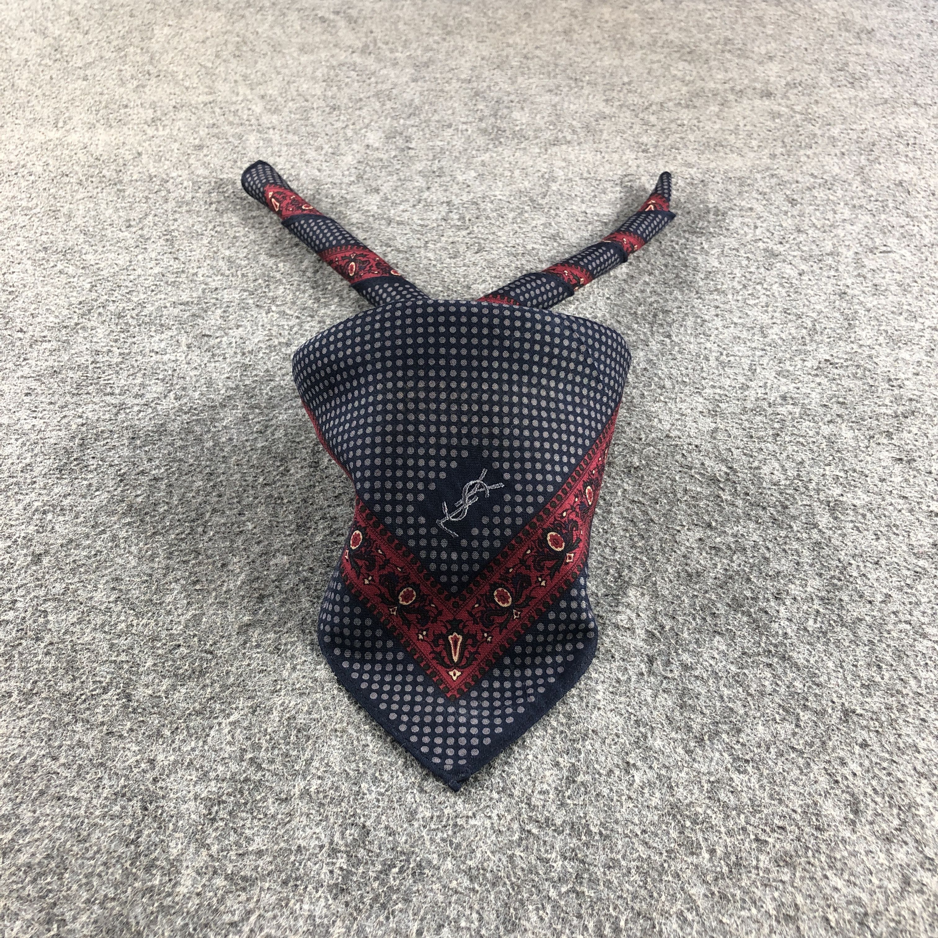 Yves Saint Laurent YSL Handkerchief Neckerchief Bandana H2656 Size ONE SIZE - 1 Thumbnail
