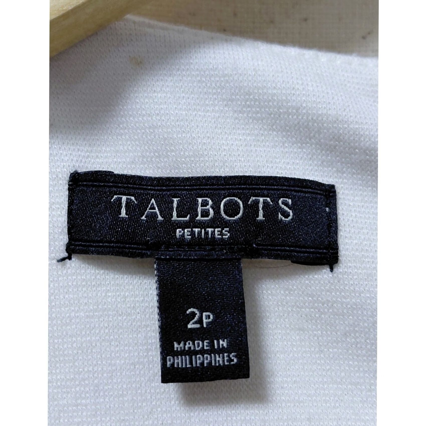 Talbots TALBOTS PETITES Dress Size 2P Black and White Short Sleeve Knee Length Solid Women Size 26" / US 2 / IT 38 - 4 Thumbnail