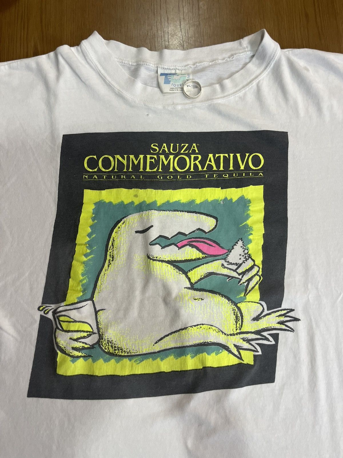 Vintage Vintage SAUZA CONMEMORATIVO Natural Gold Tequila Promo 90’s Size US XL / EU 56 / 4 - 5 Thumbnail