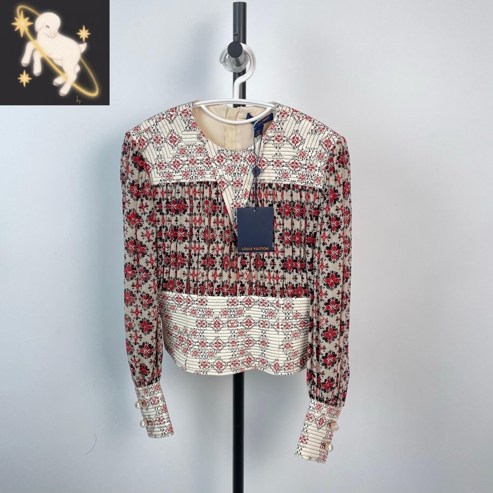 Louis Vuitton Louis Vuitton T-Shirt 38 Women Size S / US 4 / IT 40 - 1 Thumbnail