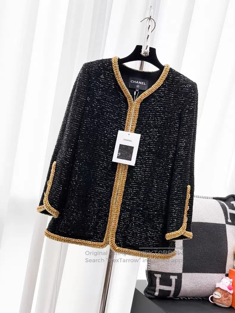 Chanel Chanel Sequined gold rolled edge soft tweed long-sleeved j Size XS / US 0-2 / IT 36-38 - 1 Thumbnail