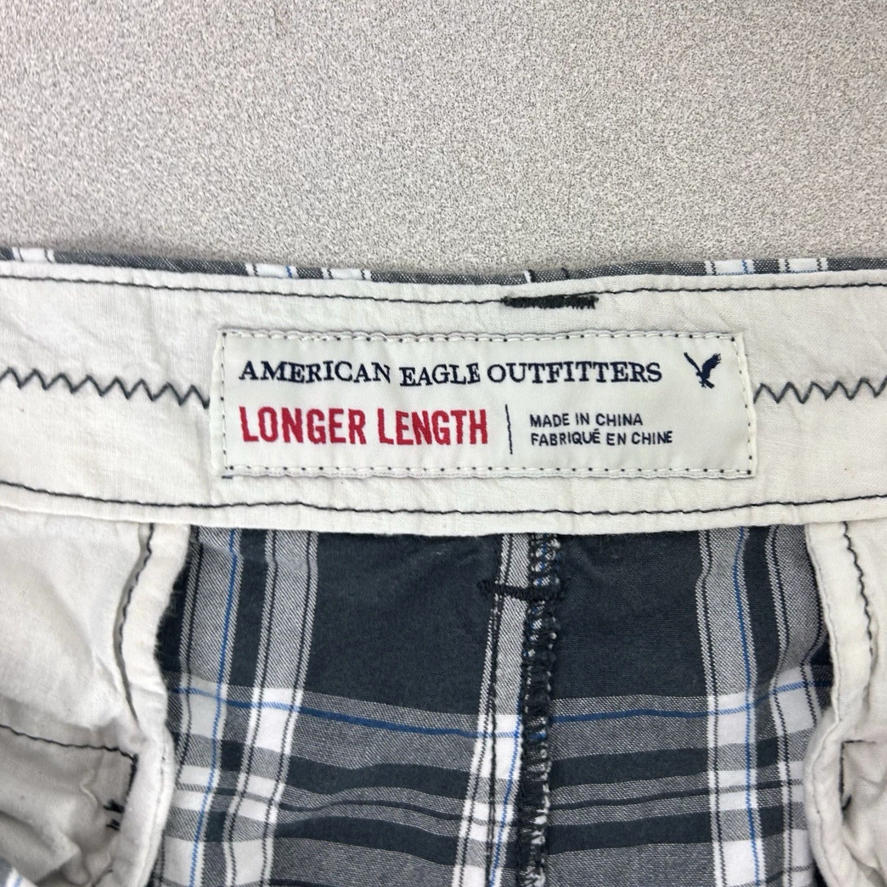 Vintage AMERICAN EAGLE Shorts Mens 36 Cotton Plaid Blue Gray 10.5” Inseam Longer Length Chino Casual Preppy Size US 36 / EU 52 - 5 Thumbnail