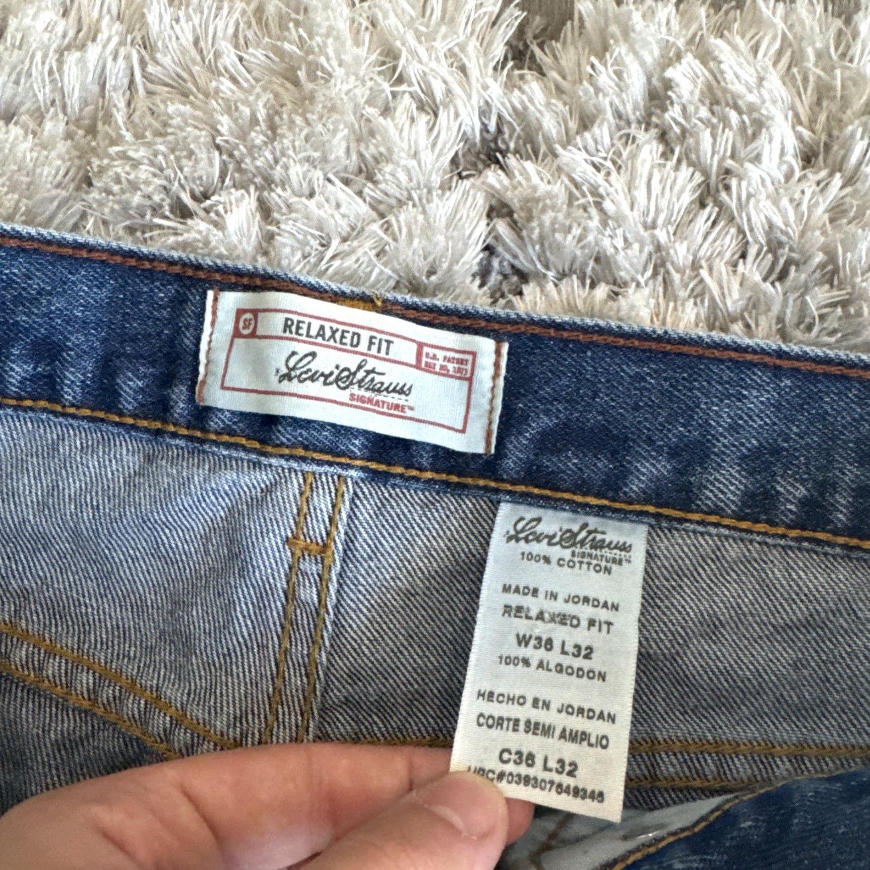 Levi's VINTAGE Levi’s Signature Relaxed Fit Jeans 36x32 Blue Denim Men Y2K Jeans Mens Size US 36 / EU 52 - 6 Thumbnail