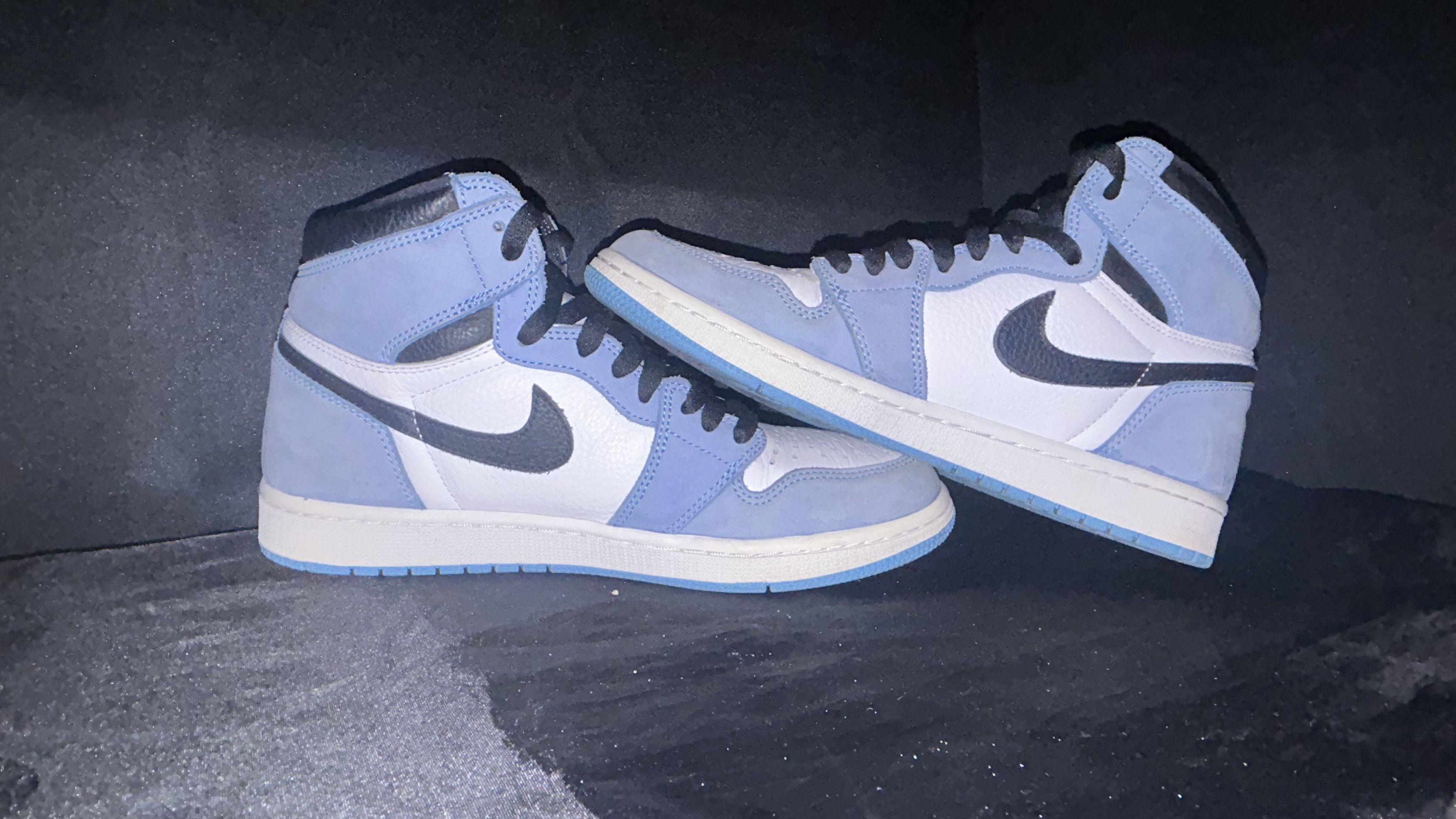 Nike Air Jordan 1 Retro High OG “University Blue” Men’s Size 9.5 Size US 9.5 / EU 42-43 - 5 Thumbnail