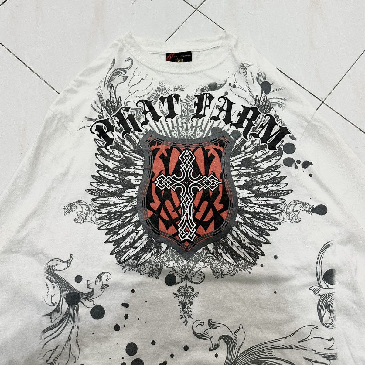 Phat Farm Phat Farm Vintage Y2K Tribal Cross Tee Size US XXL / EU 58 / 5 - 1 Thumbnail