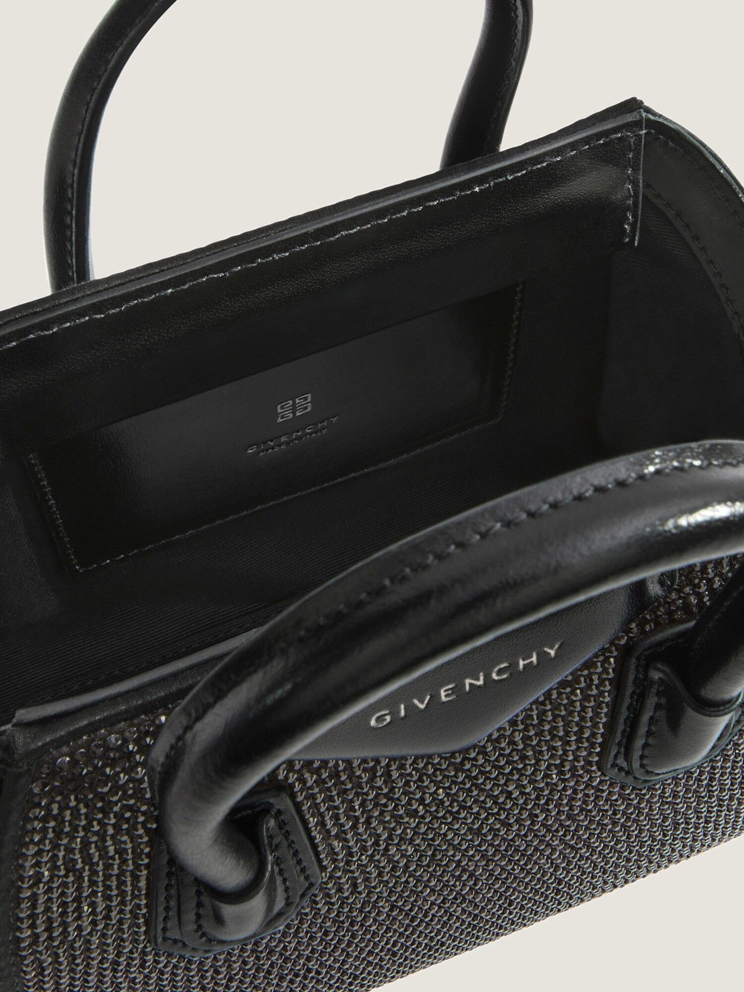 Givenchy o1w1db10825 Size: OS / Antigona Toy Bag in Black Size ONE SIZE - 5 Thumbnail