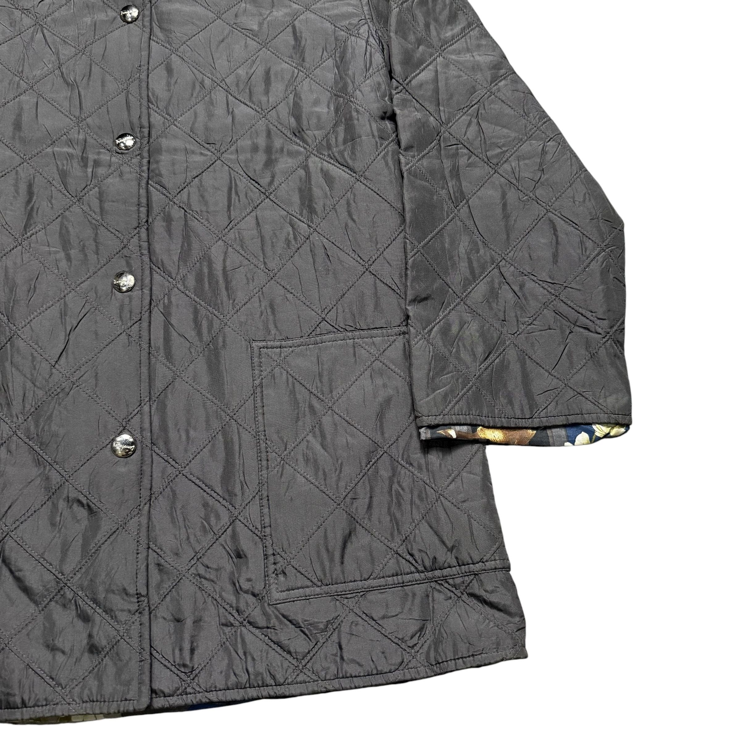 Salvatore Ferragamo Vintage Salvatore Ferragamo Quilted Fullprint Silk Jacket Size US XS / EU 42 / 0 - 6 Thumbnail