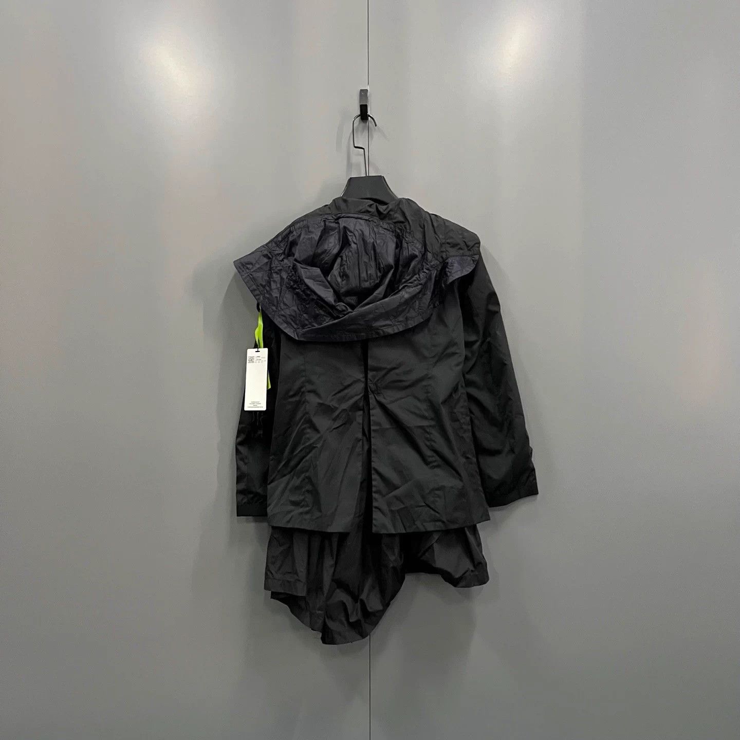 Moncler Moncler black hooded jacket Size 0 Mint no acc Size XS / US 0-2 / IT 36-38 - 2 Thumbnail
