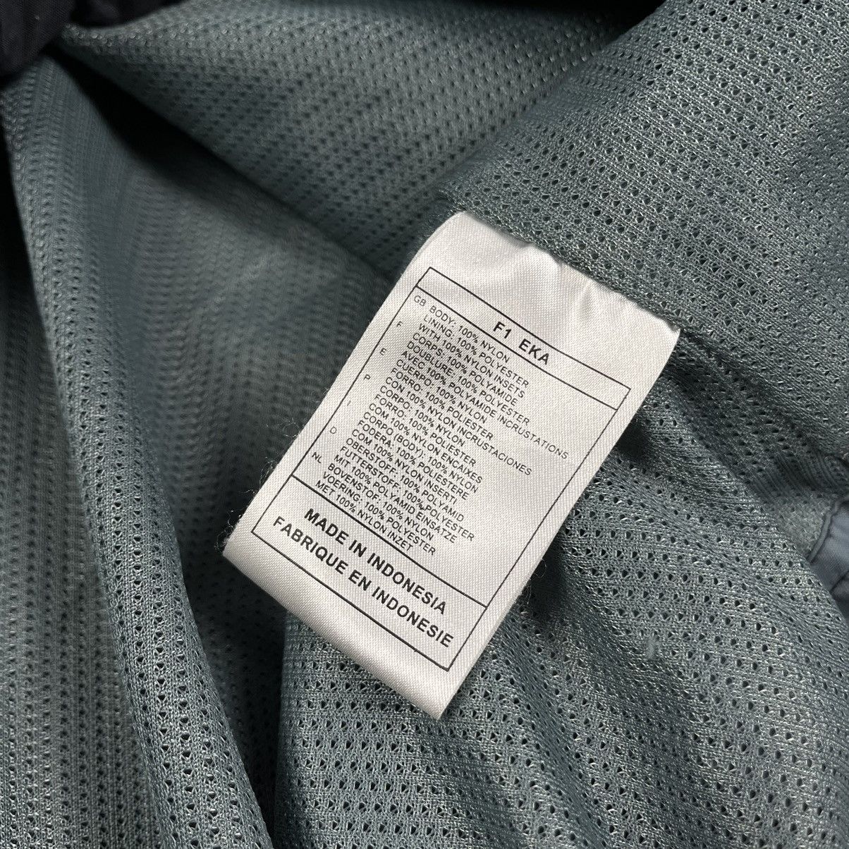 Nike Vintage Nike swoosh ninja nylon anorak light jacket 90’s Size US L / EU 52-54 / 3 - 12 Thumbnail