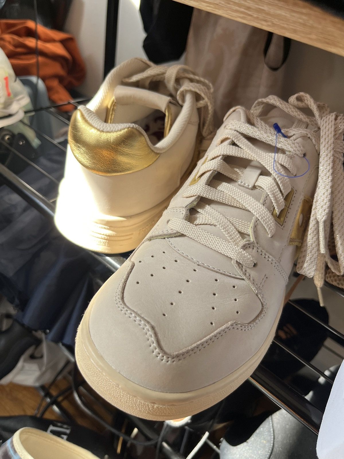 Saucony Saucony x Hommewrk Sonic low us9 beige and gold cream white Size US 9 / EU 42 - 7 Thumbnail
