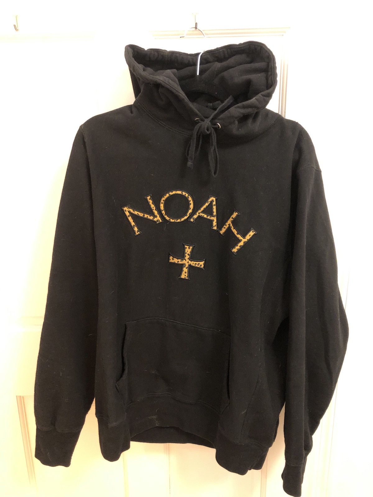 Noah cheetah best sale core logo hoodie