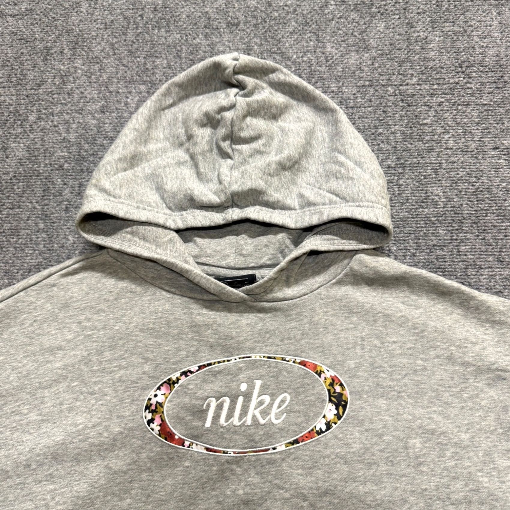 Nike Nike Hoodie Women's XL Gray Floral Cropped Pullover Embroidered Activewear Size XL / US 12-14 / IT 48-50 - 6 Thumbnail