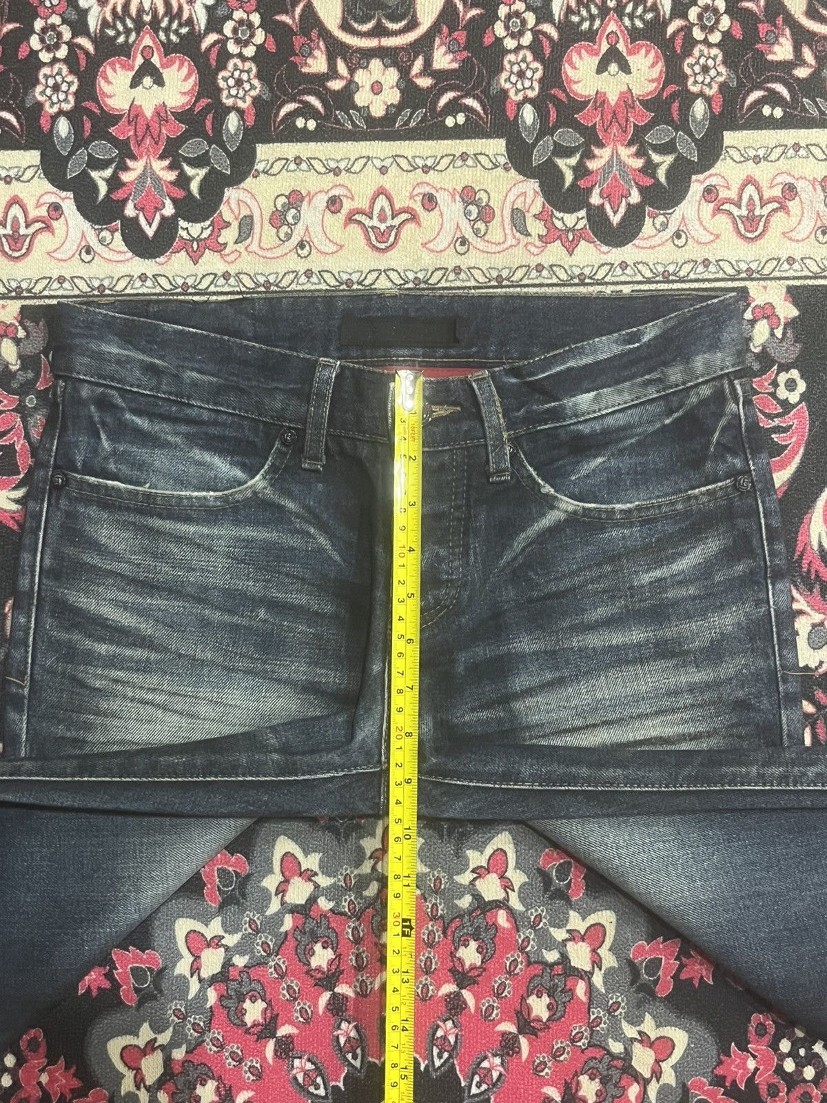 GOSTAR DE FUGA Japanese Brand Fuga Dark Washed Heavy Whisker Distress Jeans Size US 30 / EU 46 - 12 Thumbnail