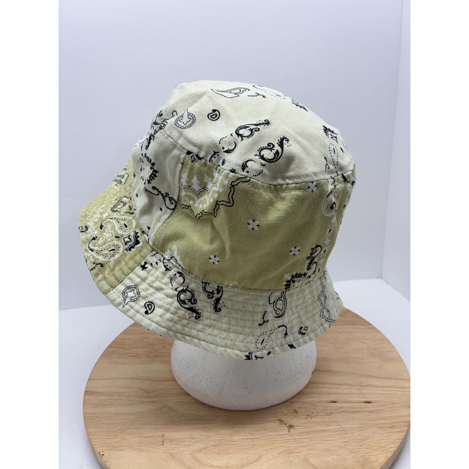 Urban Outfitters Urban Outfitters Bandana Bucket Hat | Y2K Cotton Sun Hat Size ONE SIZE - 4 Thumbnail