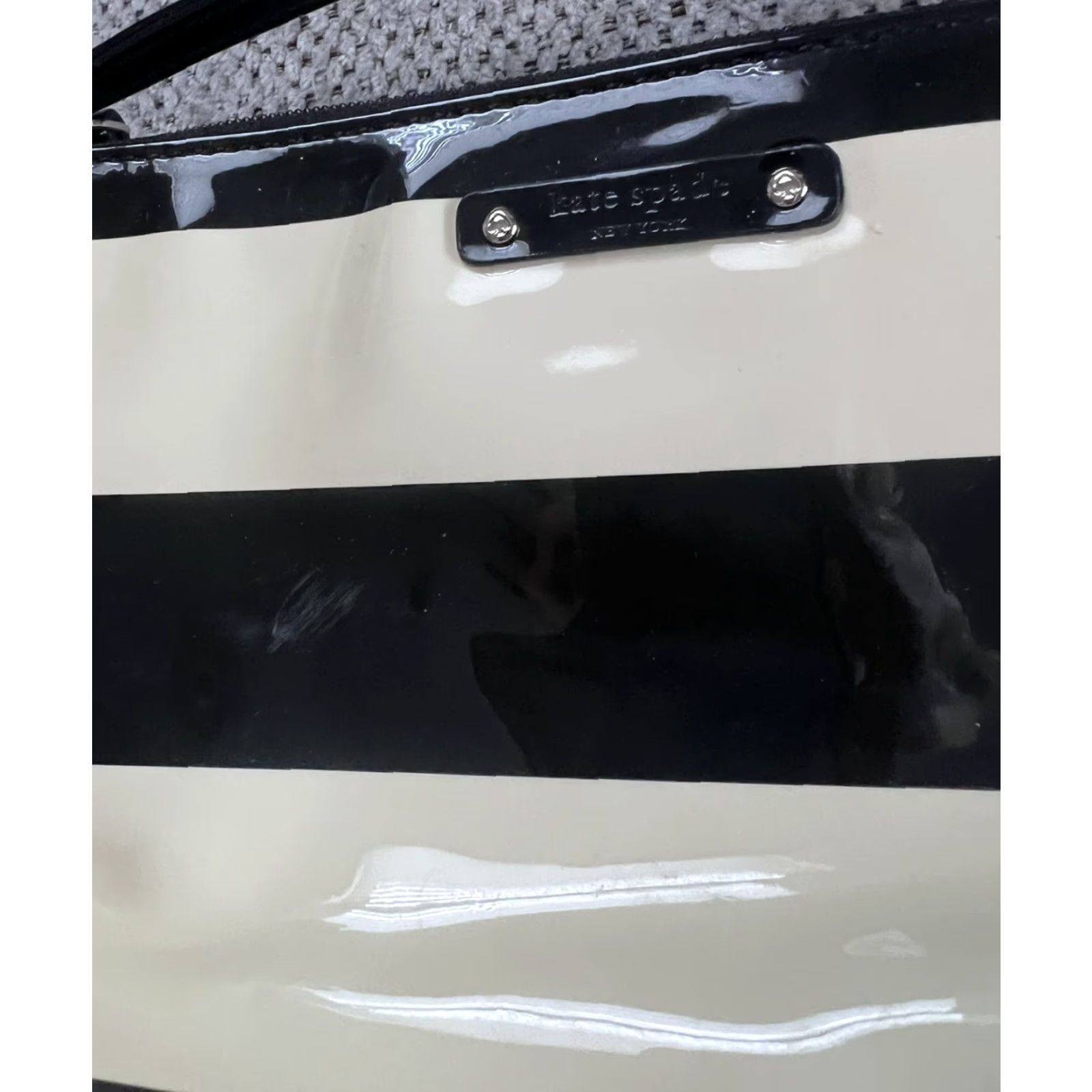 Penn Kate Spade Penn Valley Amy Small Patent Striped Crossbody Bag Purse Cream & Black Women Small Crossbody Patent Leather Shoudler Bag Size ONE SIZE - 3 Thumbnail