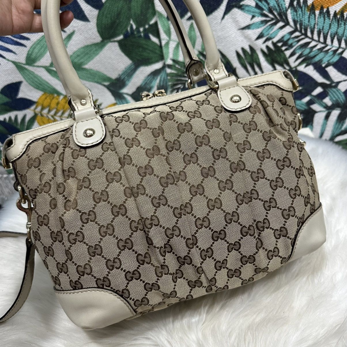 Gucci Authentic GUCCI GG Sukey Handbag/ Shoulder Bag Size ONE SIZE - 7 Thumbnail