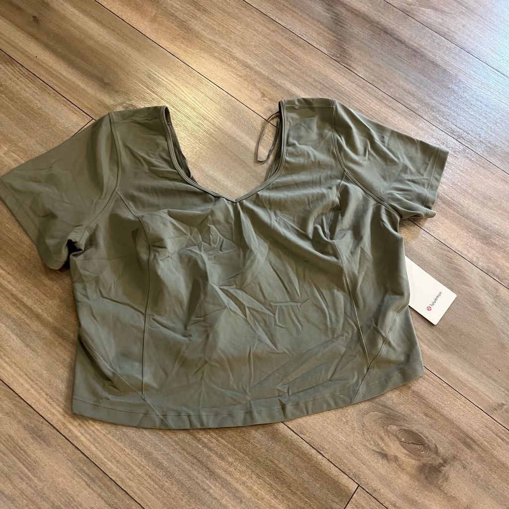 Lululemon Lululemon Align Army Green Athletic Shirt Women 18 -NWT Size XXL / US 16-18 / IT 52-54 - 1 Thumbnail