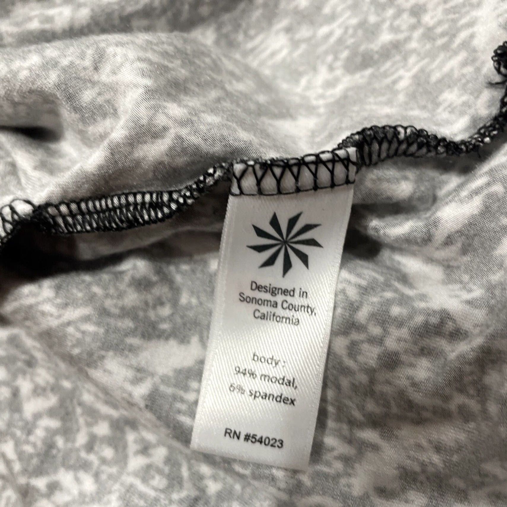 Athleta Athleta Dress XS Black White Ikat Geometric Pockets Short Sleeve Knee Length Modal Spandex Pullover Casual Travel Women Size XS / US 0-2 / IT 36-38 - 6 Thumbnail