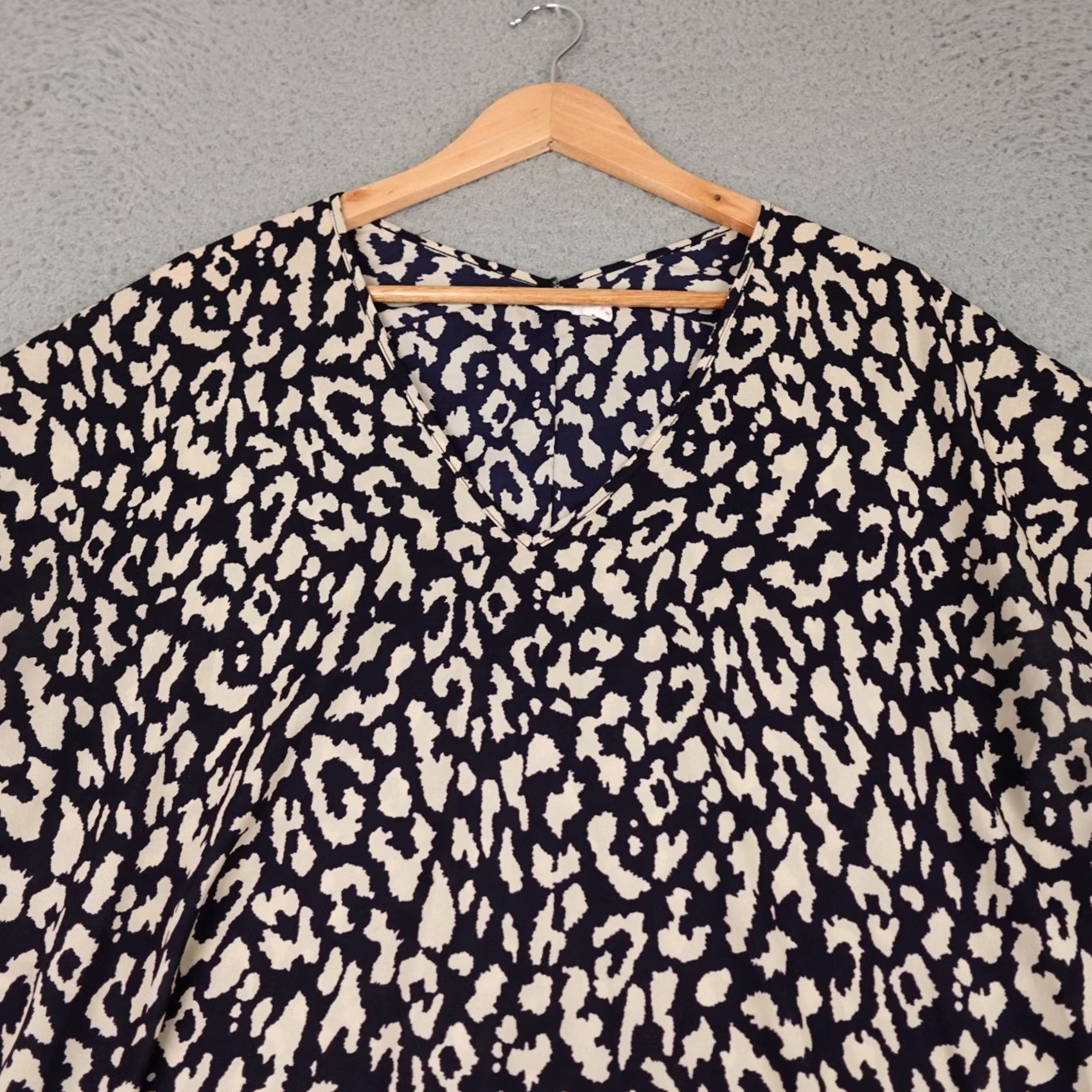 Vintage Lush Shirt Womens Medium Blue White Leopard Animal Print V Neck Lightweight Blouse Casual Womens M Blue Leopard 90s? Size M / US 6-8 / IT 42-44 - 3 Thumbnail