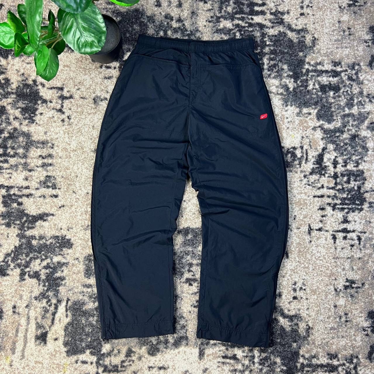 Nike Nike Mini Logo Vintage Y2K Baggy Parachute Track Pants Size US 34 / EU 50 - 1 Thumbnail