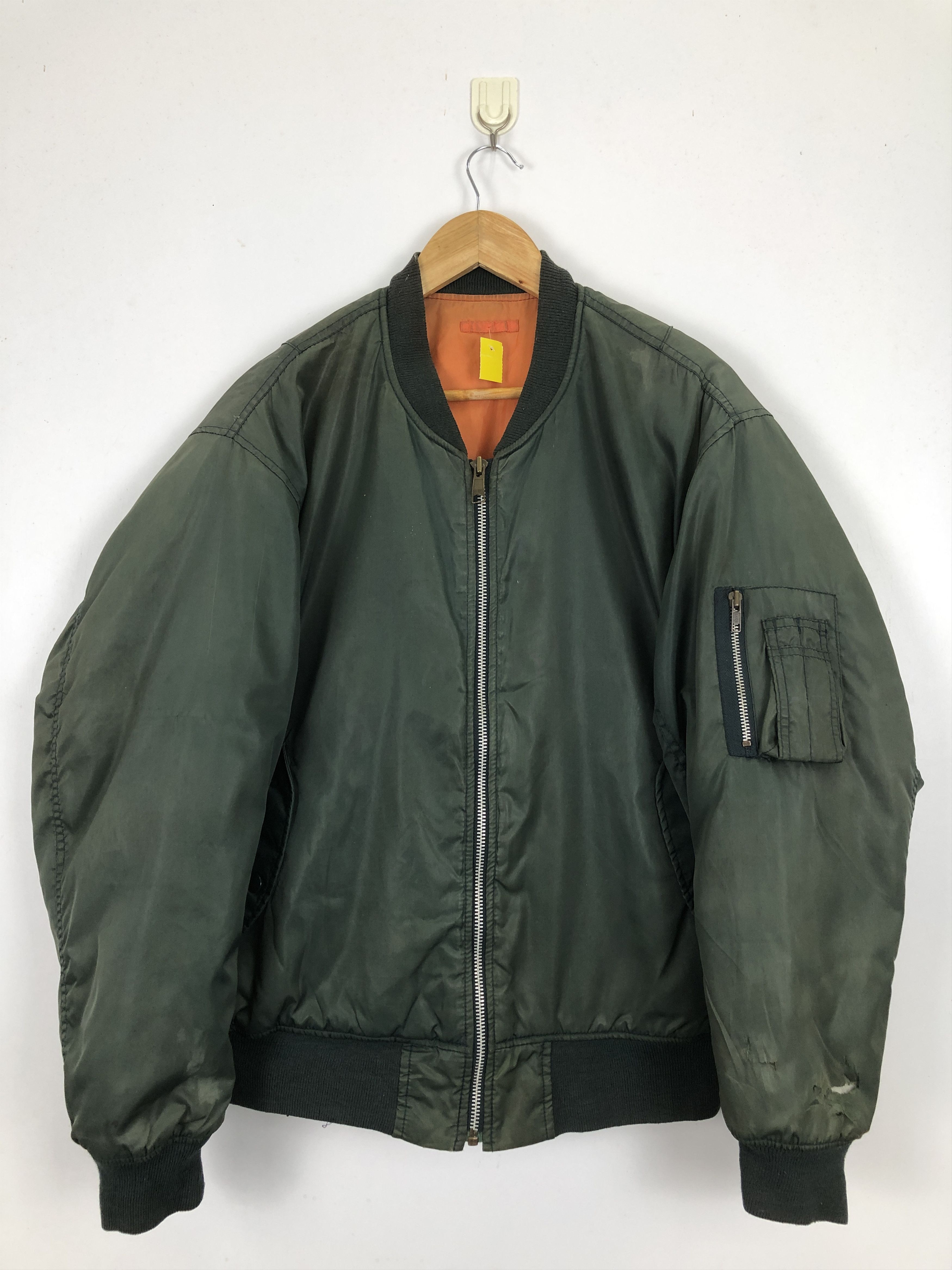 Japanese Brand Vintage Uniqlo Sun Faded Bomber Jacket Trashed J1662 Size US L / EU 52-54 / 3 - 1 Thumbnail