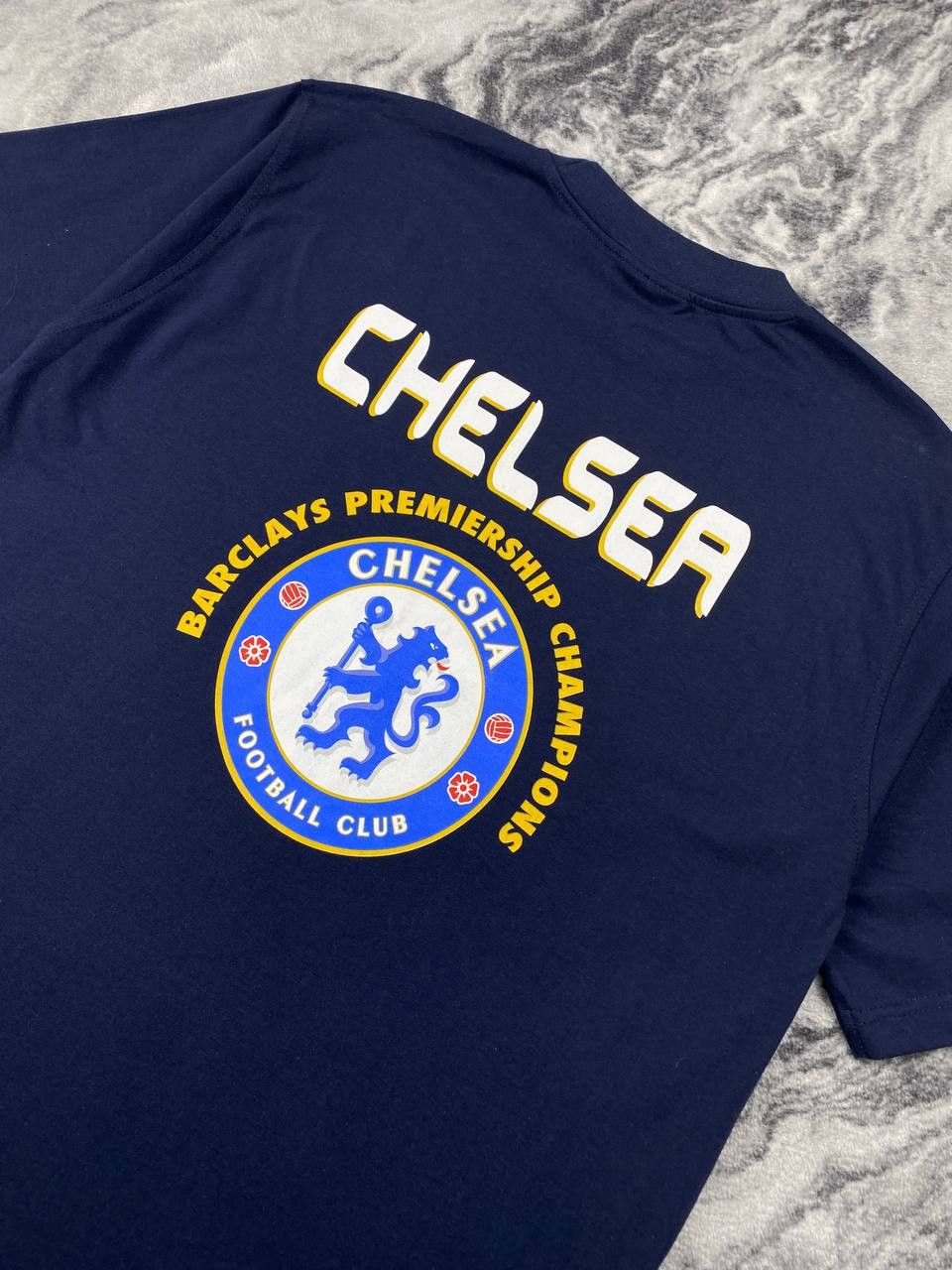 Umbro Vintage Umbro 2005 Chelsea Football Shirt Champion Soccer Size US L / EU 52-54 / 3 - 13 Thumbnail