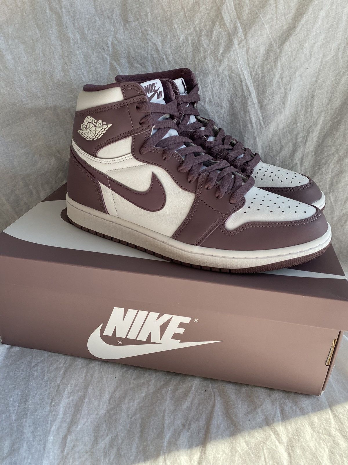 The North Face Nike Air Jordan One Mauve White Size US 10 / EU 43 - 1 Thumbnail