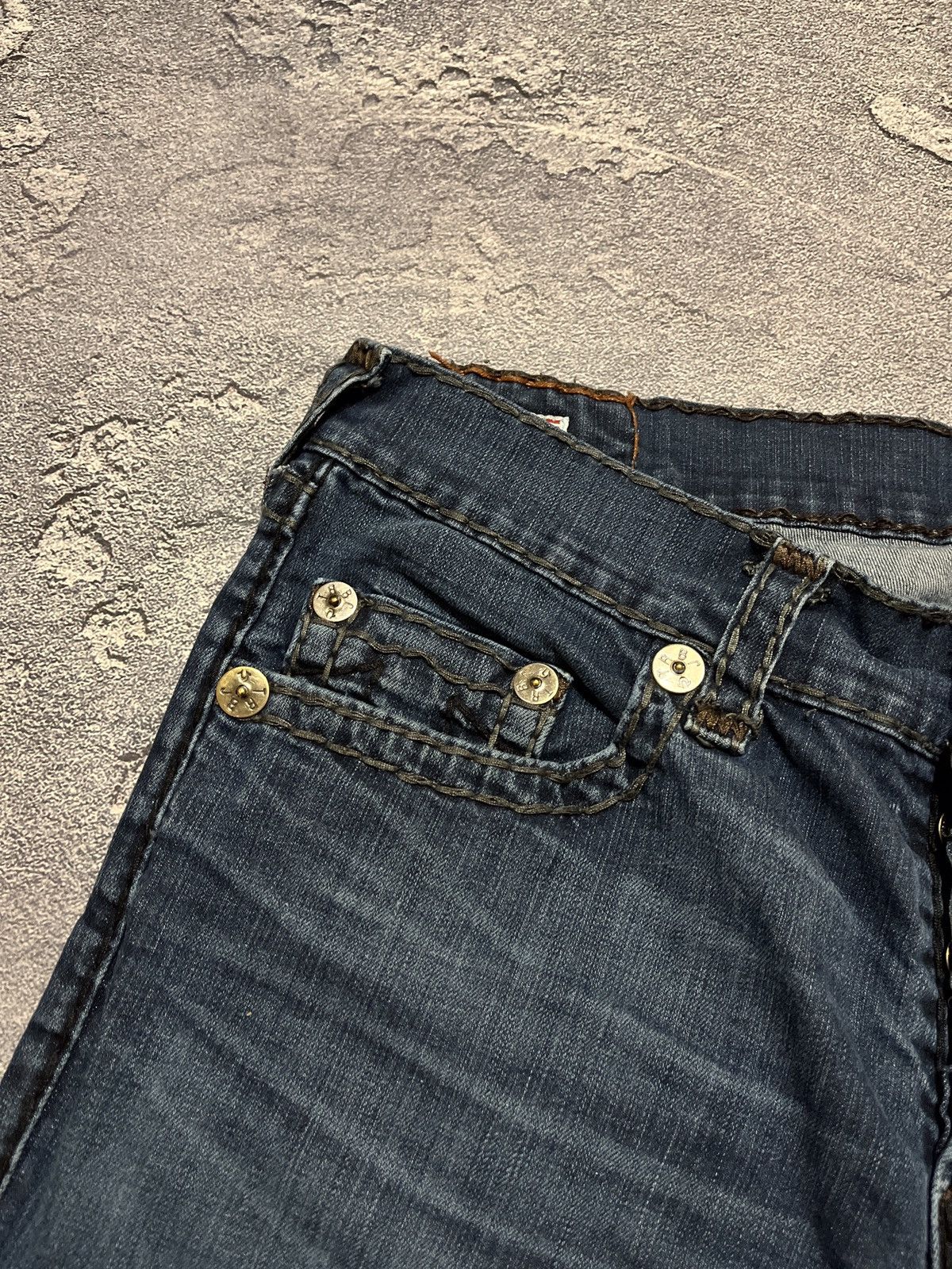 True Religion × Vintage Vintage True Religion Faded American Denim Baggy Hype Jeans Size US 38 / EU 54 - 6 Thumbnail