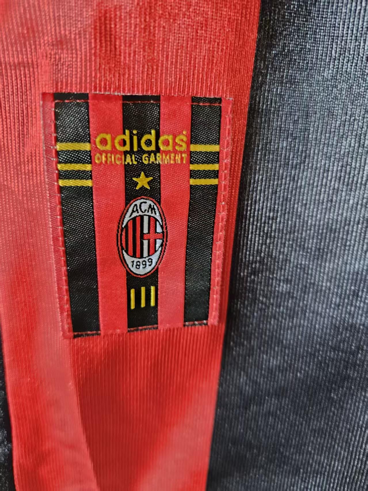 Other 1998 2000 AC Milan Jersey Home Size US L / EU 52-54 / 3 - 4 Thumbnail