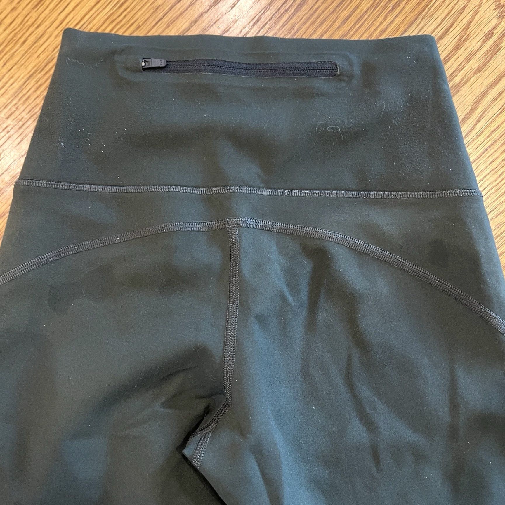 Vintage LNDR Women’s Leggings Size XS Capri Tapered Zip Pocket Back Activewear Yoga Running Gym Womens XS Green/Black Size 26" / US 2 / IT 38 - 8 Thumbnail