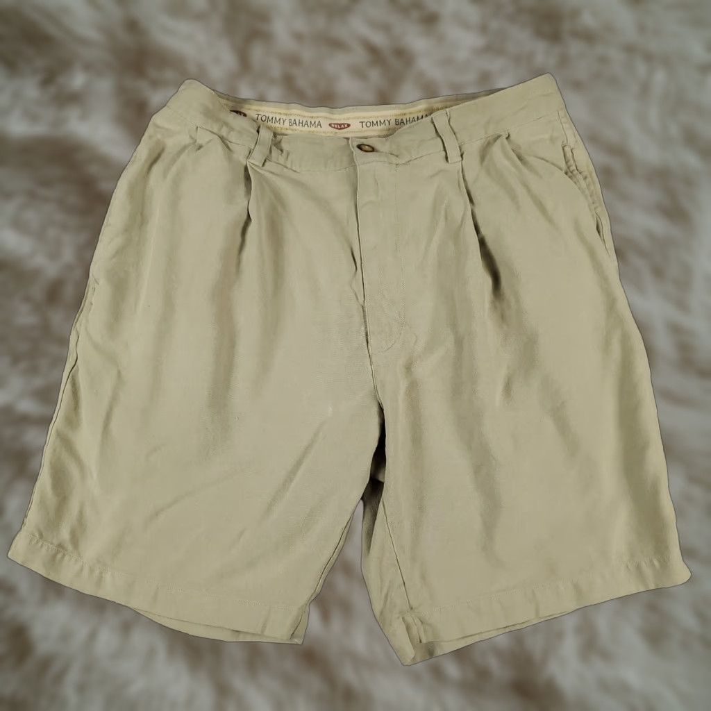 Tommy Bahama VINTAGE Tommy Bahama Shorts Men's Size 33 Beige Silk Pleated Chino Casual Stylish Size US 33 - 1 Thumbnail