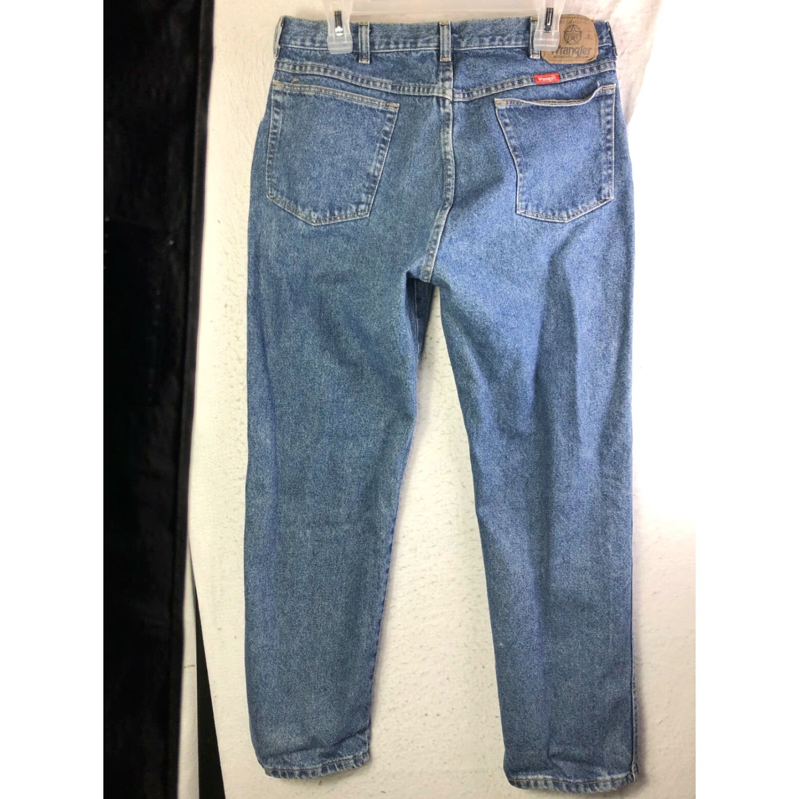 Wrangler Wrangler Jeans Mens 36x30 Straight Leg Mid Rise Medium Wash Blue Denim Jeans Size US 36 / EU 52 - 6 Thumbnail