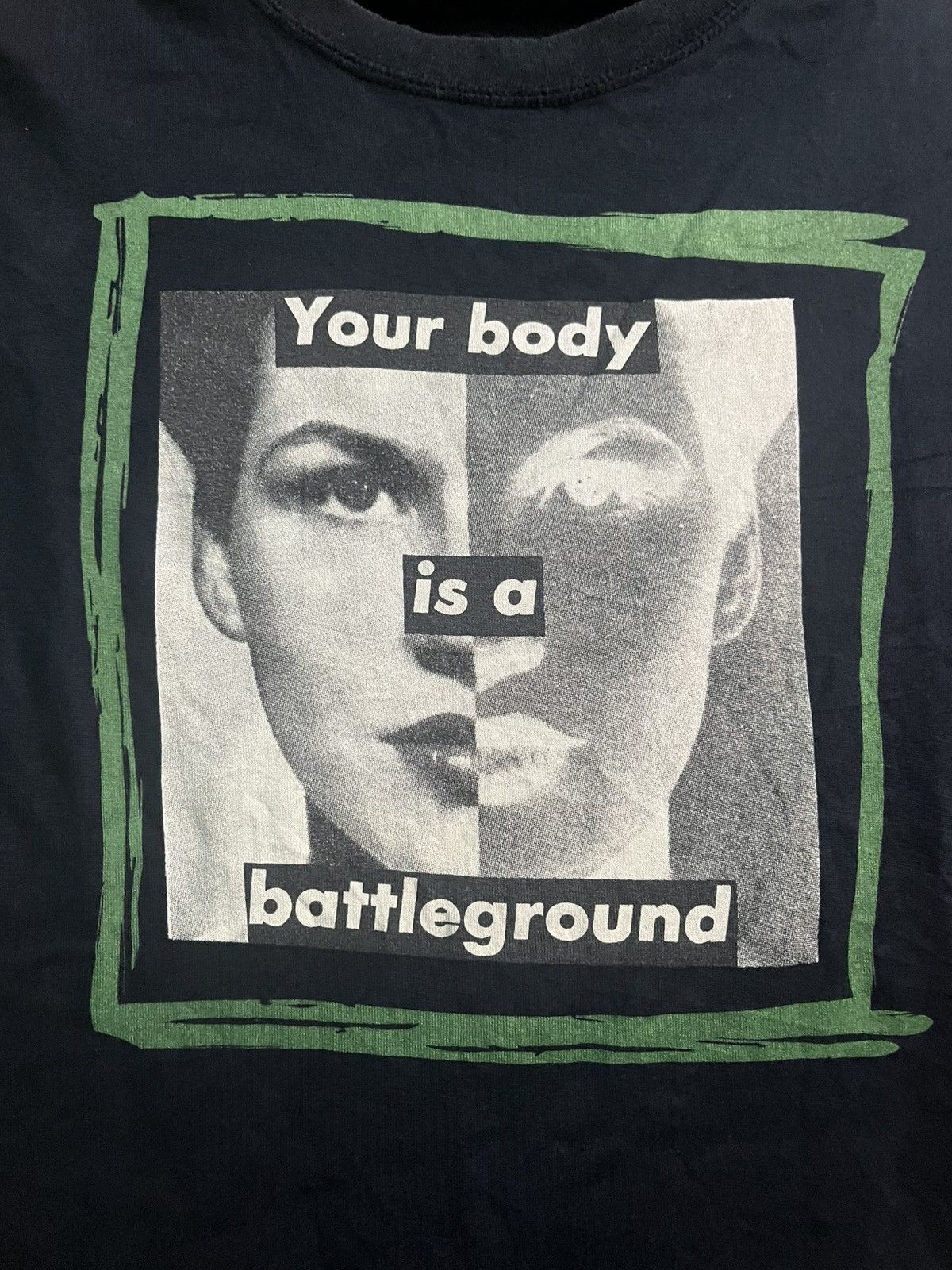 Uniqlo Barbara Kruger x Uniqlo “Your Body is a Battleground” Size S / US 4 / IT 40 - 2 Thumbnail