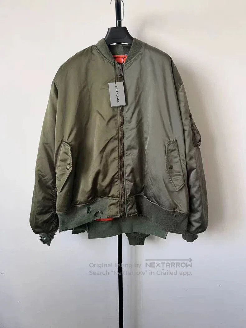 Balenciaga Balenciaga Two-Sleeve Colorblock Bomber Jacket. Size US S / EU 44-46 / 1 - 1 Thumbnail
