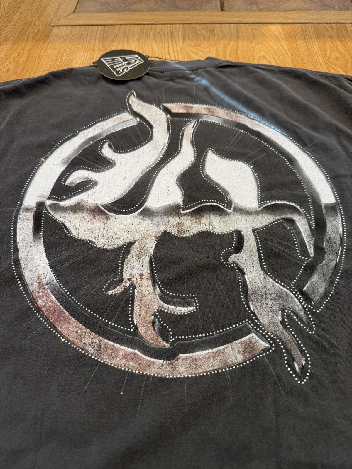 Lost hills Lost Hills Rhinestone Metallic Logo Tee Washed Black XL NWT Size US XL / EU 56 / 4 - 4 Thumbnail