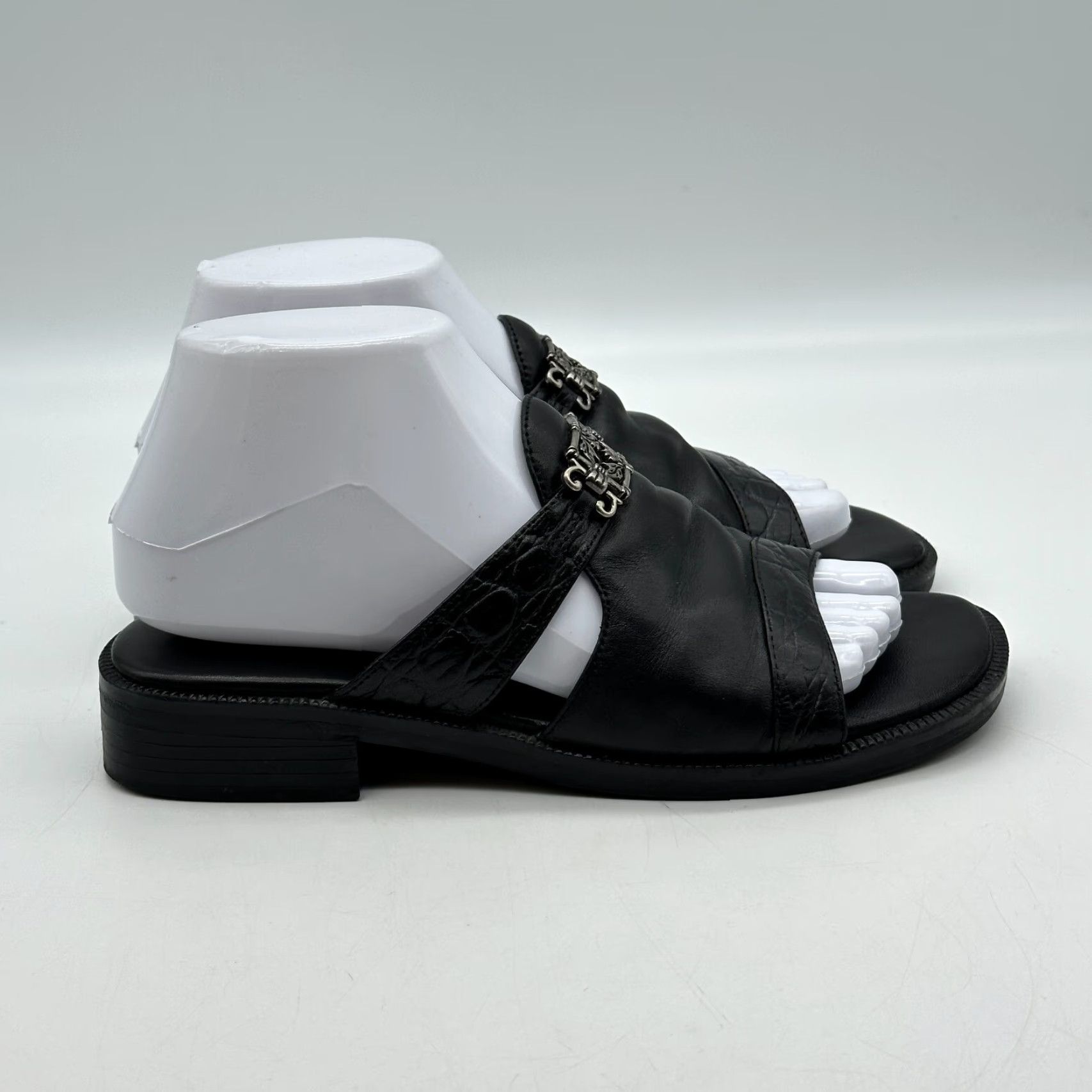 Minnetonka Minnetonka Silverthorne Women's Sandal 7 Black Leather Slip On Slide Sandal - Vintage? No. 5540 - Casual Travel Outdoor Womens Shoes Size US 7 / IT 37 - 5 Thumbnail