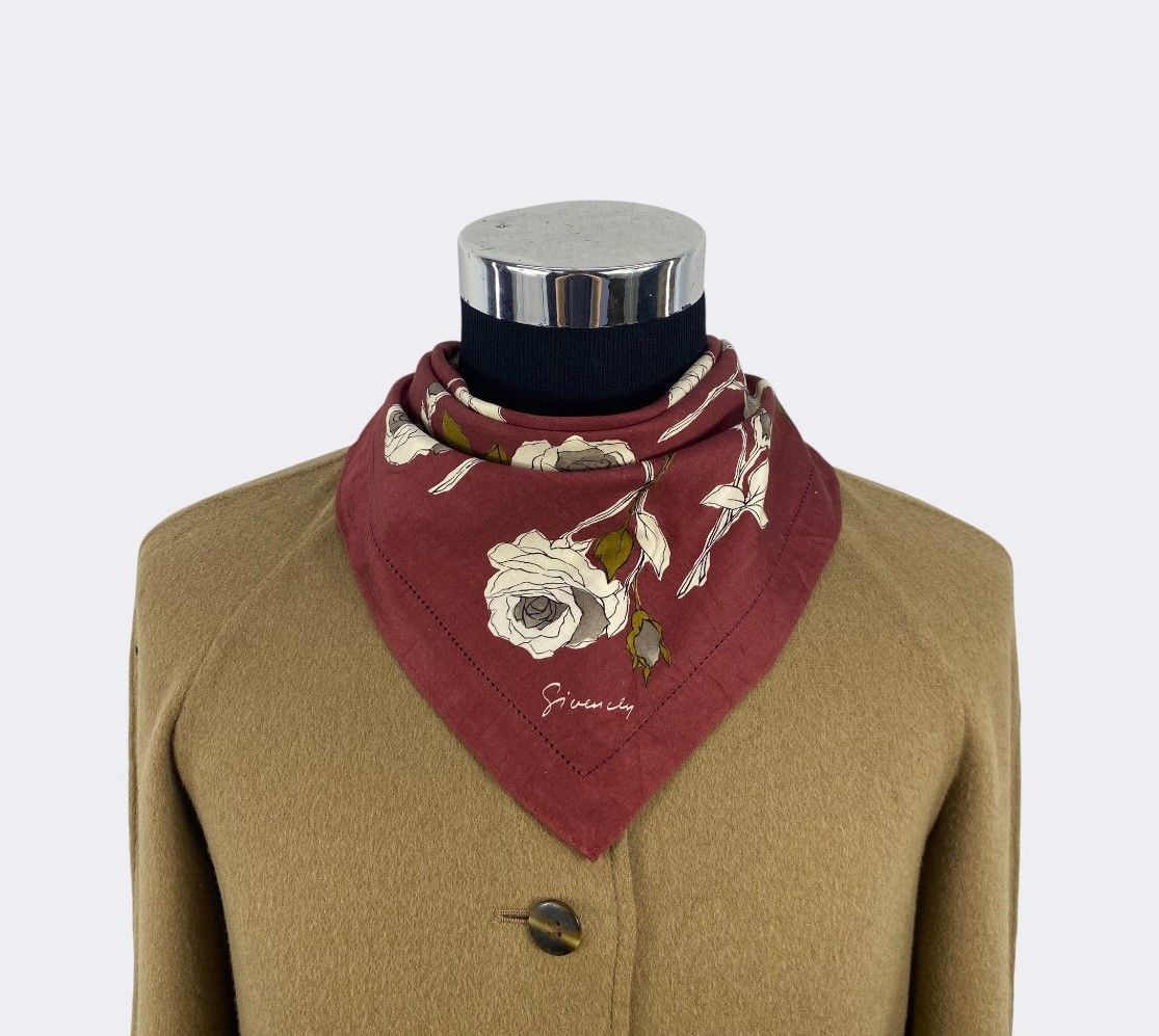 Givenchy Vintage Givenchy Handkerchief Neckerchief Bandana H013R Size ONE SIZE - 2 Thumbnail