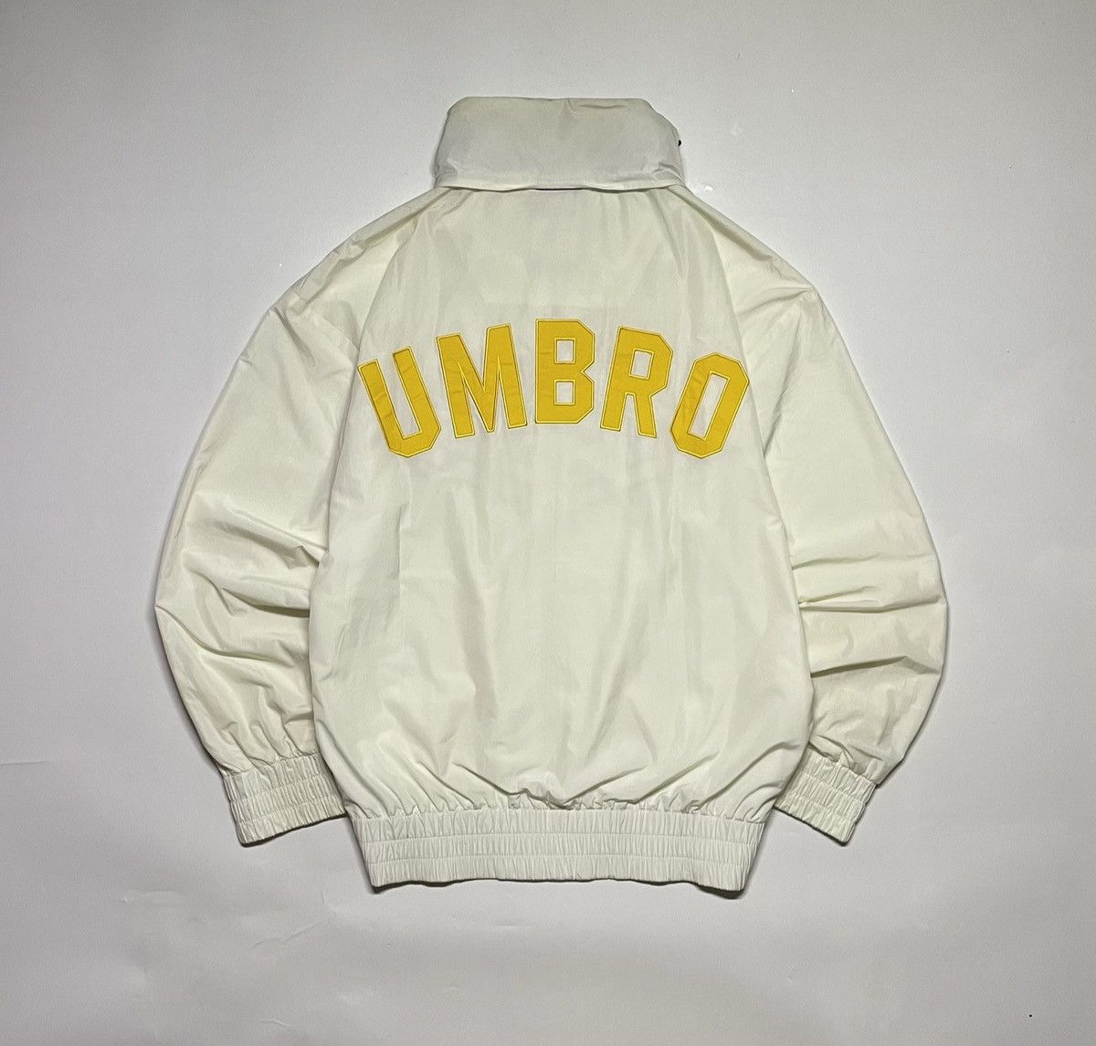 Umbro Umbro Embroidered Biglogo Sportwear Windbreaker jaket Size US XL / EU 56 / 4 - 13 Thumbnail